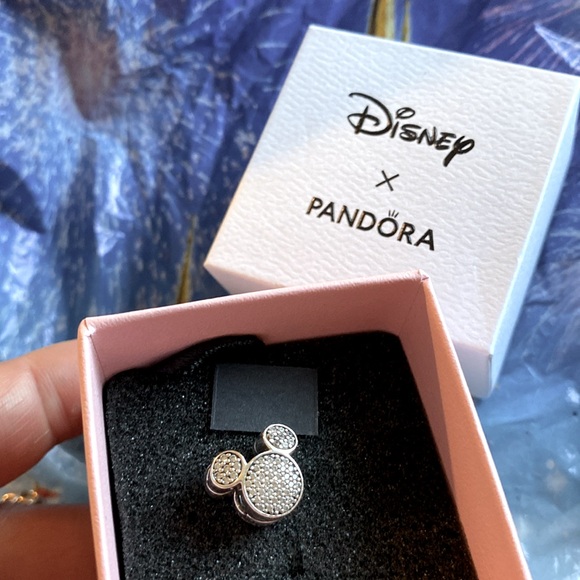 Pandora  x Disney Mickey Charm - Picture 8 of 9